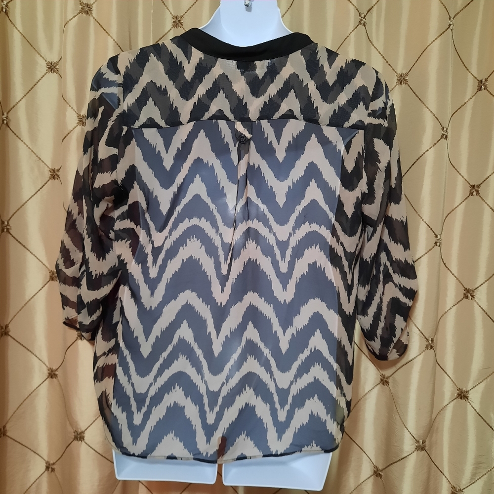 Alyxn women's 2X sheer animal print blouse - Picture 4 of 8
